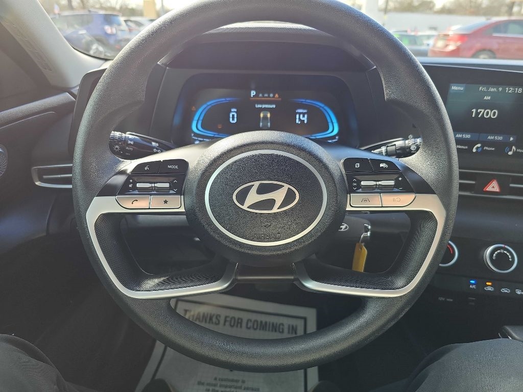 Hyundai Elantra SE IVT 2025