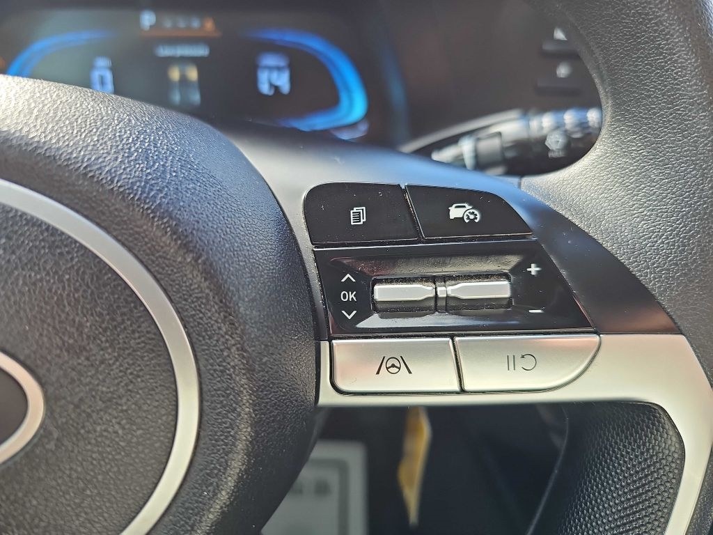 Hyundai Elantra SE IVT 2025