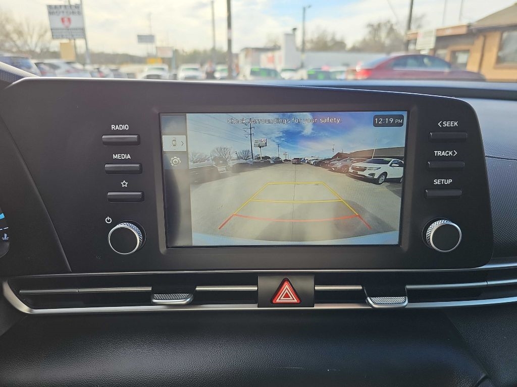 Hyundai Elantra SE IVT 2025