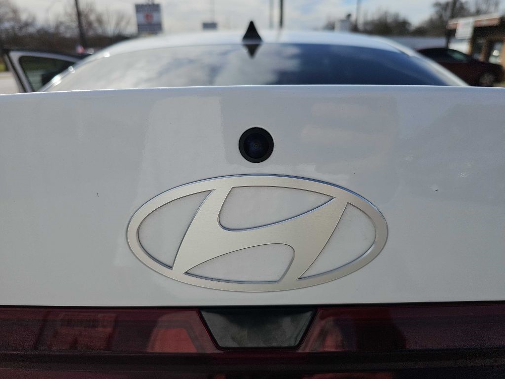 Hyundai Elantra SE IVT 2025