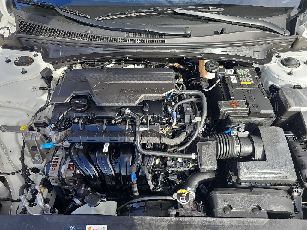 Hyundai Elantra SE IVT 2025