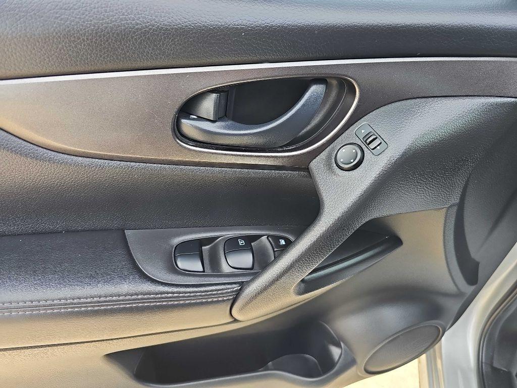 Nissan Rogue Sport FWD S 2019