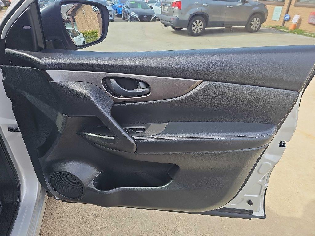 Nissan Rogue Sport FWD S 2019