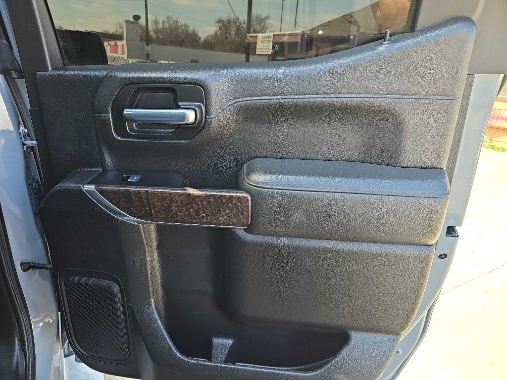 GMC Sierra 1500 4WD Crew Cab 147" Pro 2024