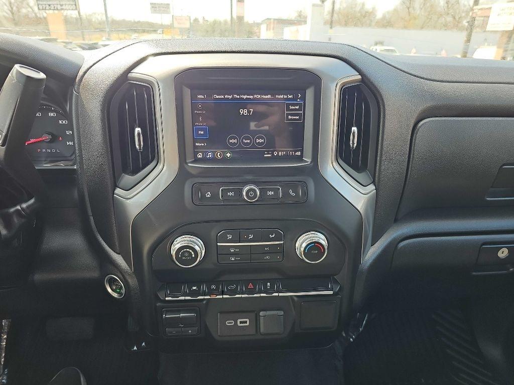 GMC Sierra 1500 4WD Crew Cab 147" Pro 2024