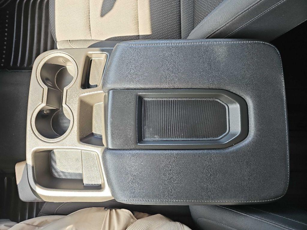 GMC Sierra 1500 4WD Crew Cab 147" Pro 2024