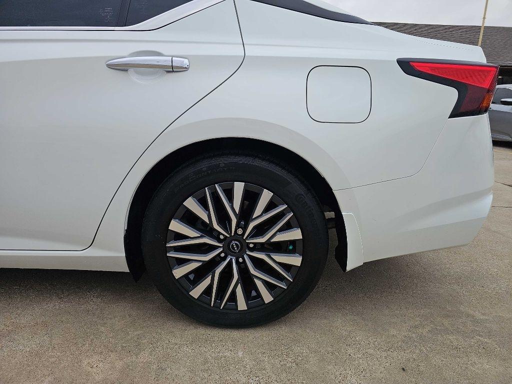 Nissan Altima 2.5 SV Sedan 2024