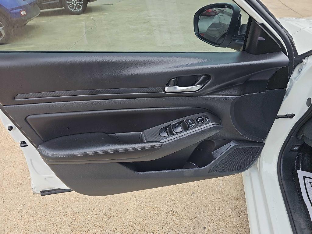 Nissan Altima 2.5 SV Sedan 2024