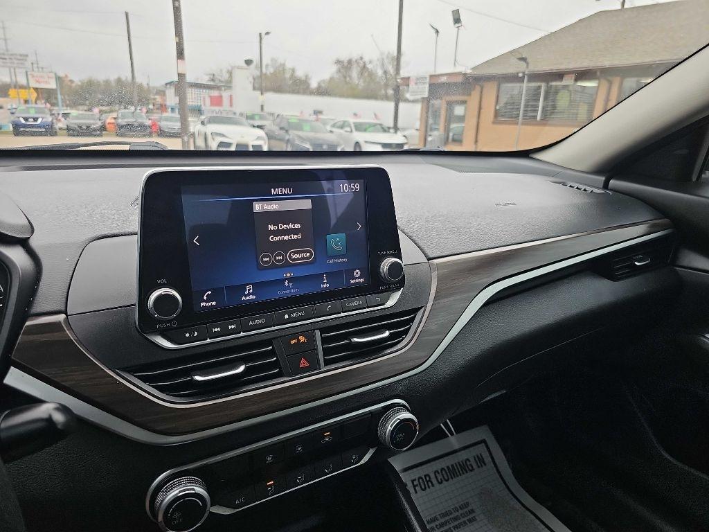 Nissan Altima 2.5 SV Sedan 2024