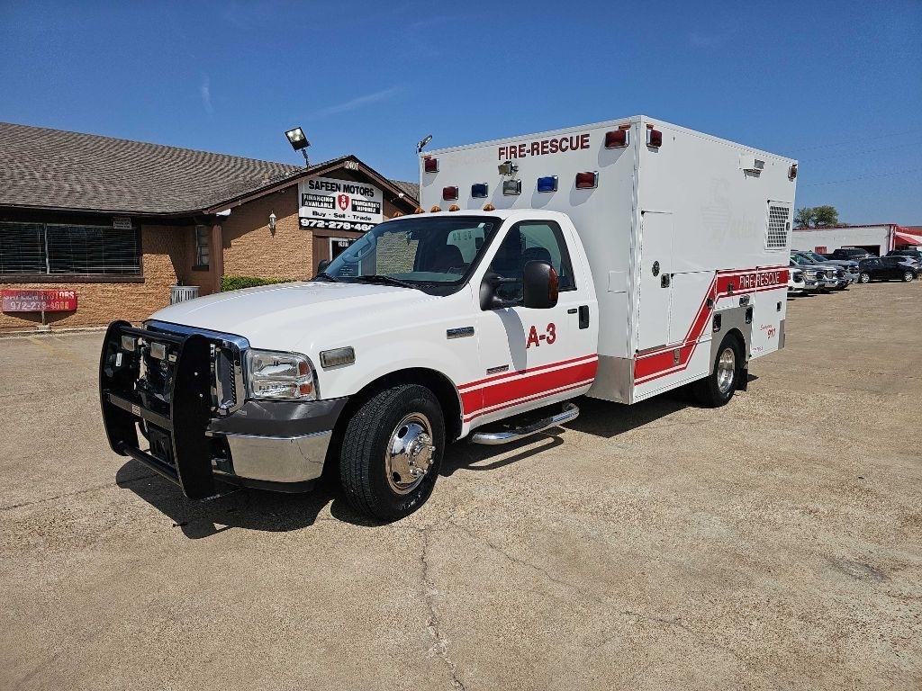 Ford Super Duty F-350 DRW Reg Cab 141" WB 60" CA XLT 2005