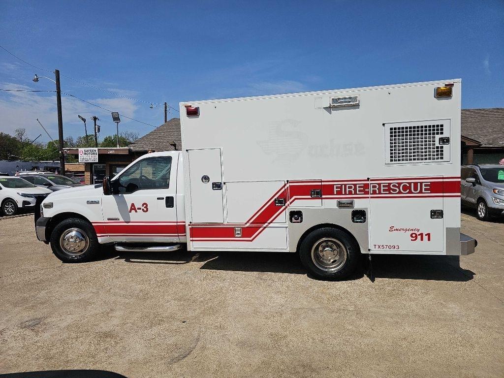 Ford Super Duty F-350 DRW Reg Cab 141" WB 60" CA XLT 2005