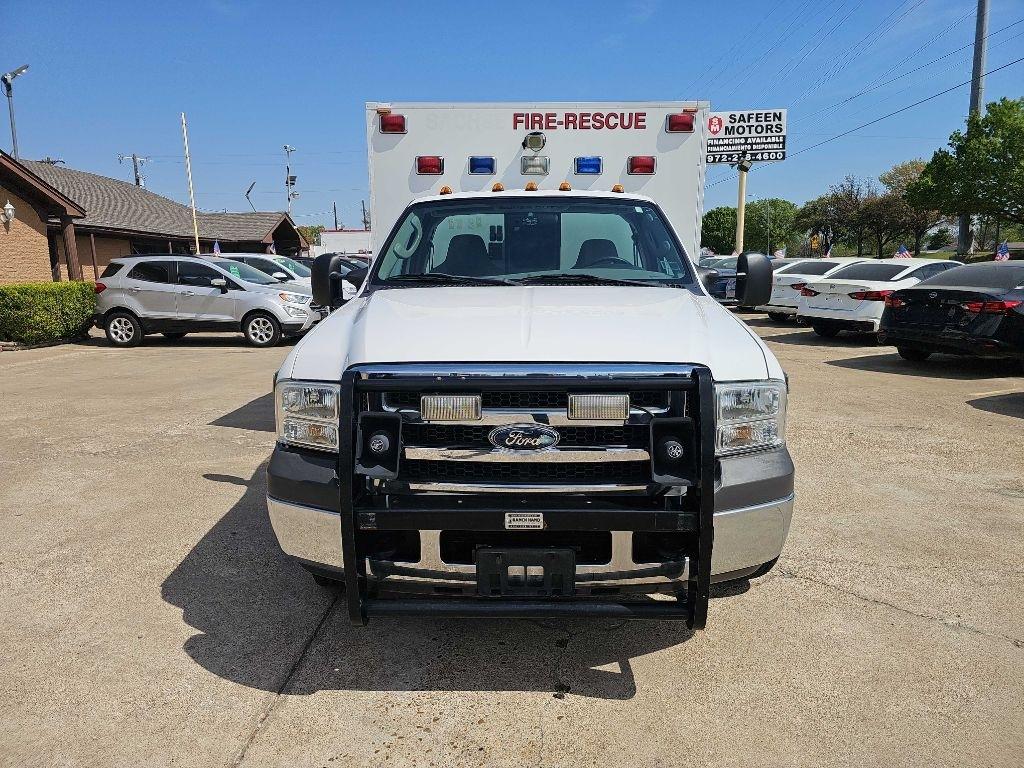 Ford Super Duty F-350 DRW Reg Cab 141" WB 60" CA XLT 2005