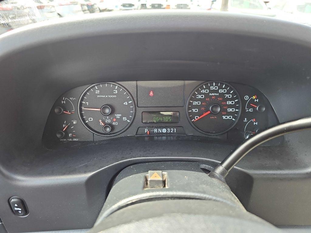 Ford Super Duty F-350 DRW Reg Cab 141" WB 60" CA XLT 2005