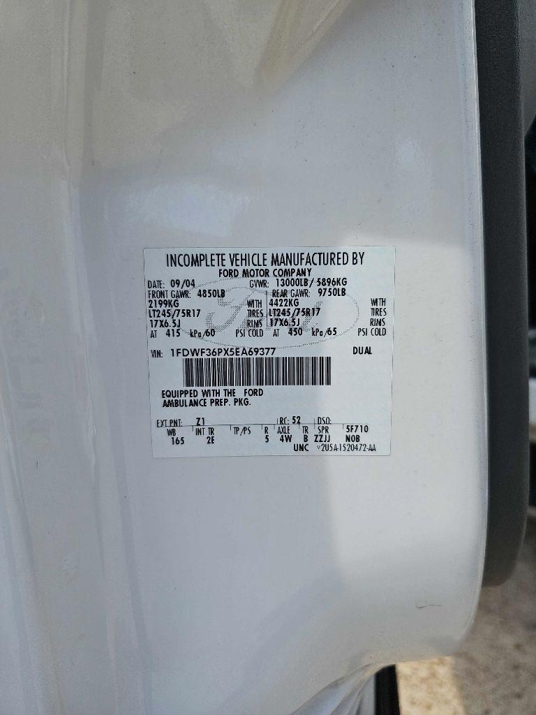 Ford Super Duty F-350 DRW Reg Cab 141" WB 60" CA XLT 2005