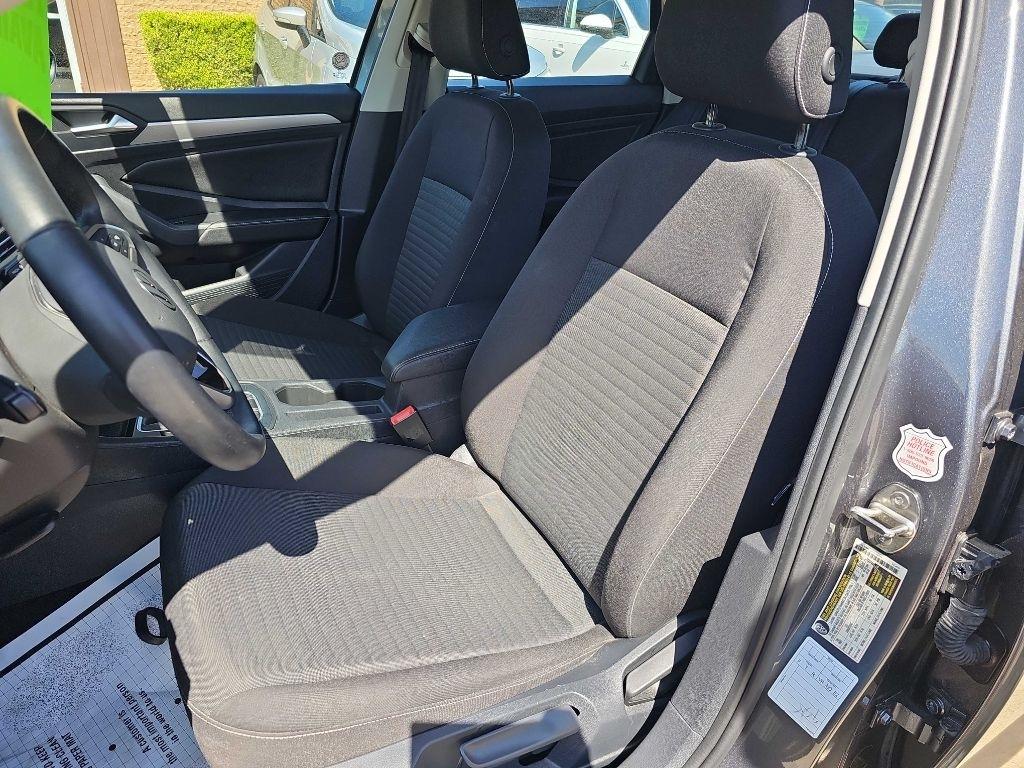 Volkswagen Jetta S Auto 2024
