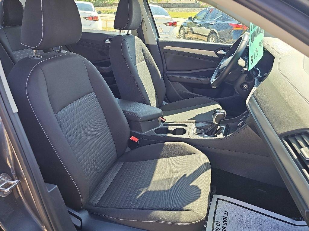 Volkswagen Jetta S Auto 2024
