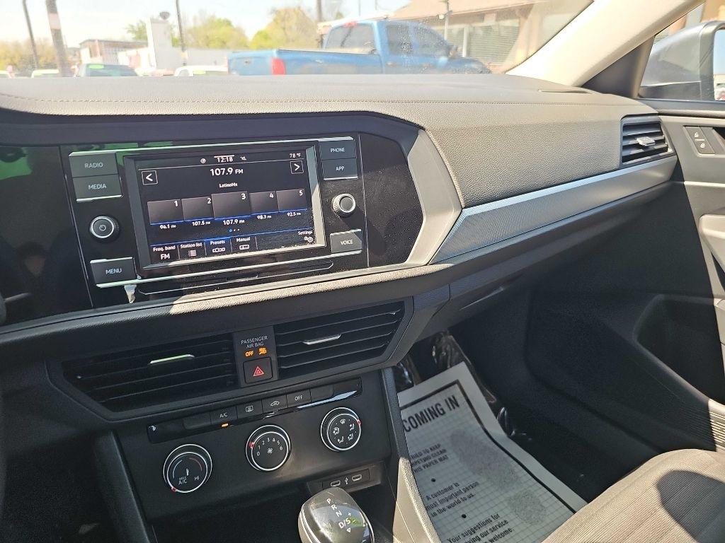 Volkswagen Jetta S Auto 2024