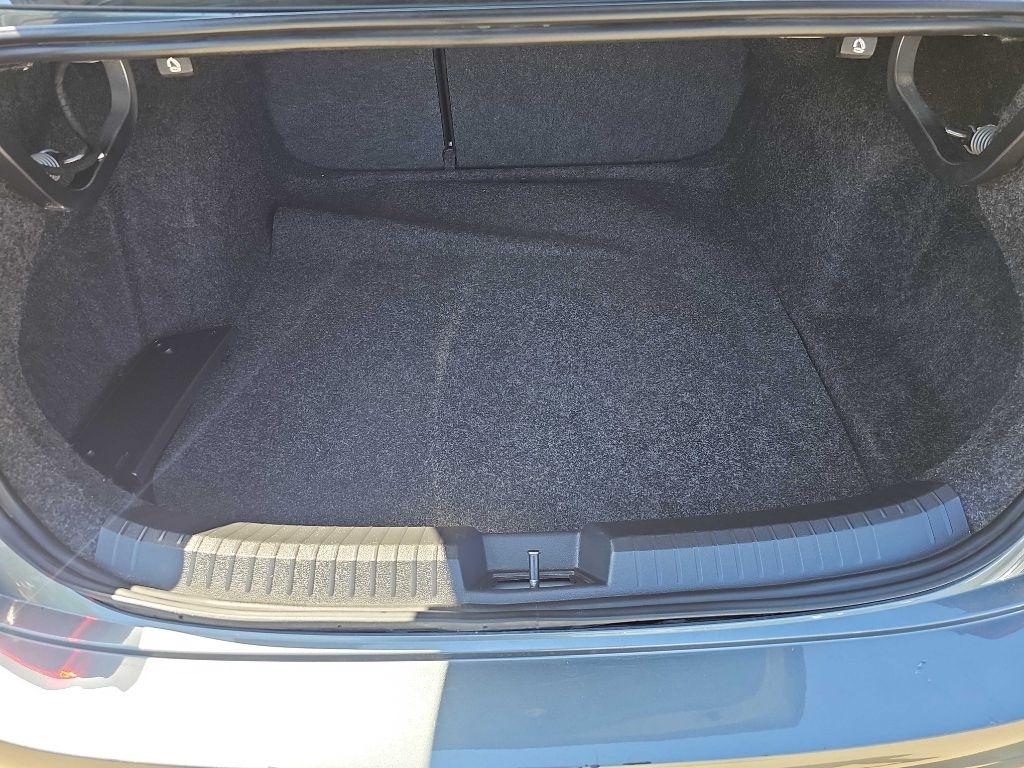 Volkswagen Jetta S Auto 2024