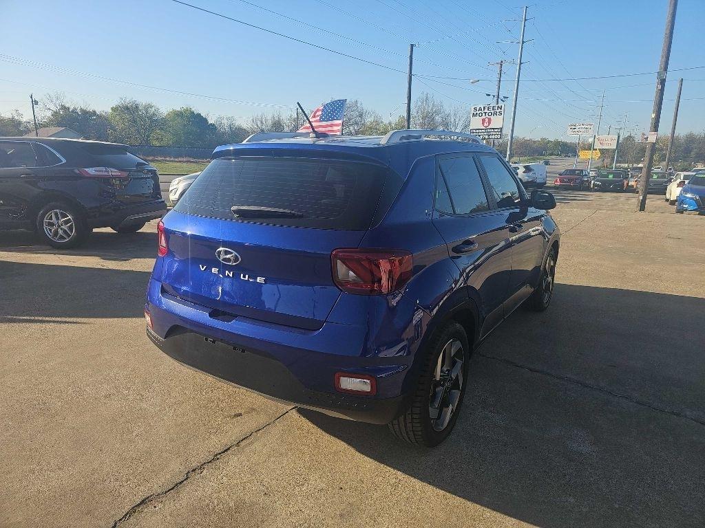 Hyundai Venue Limited IVT 2023