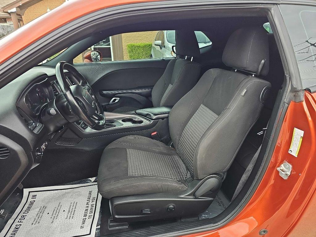 Dodge Challenger SXT RWD 2023