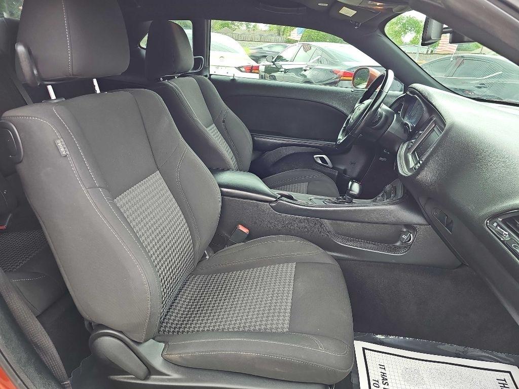 Dodge Challenger SXT RWD 2023