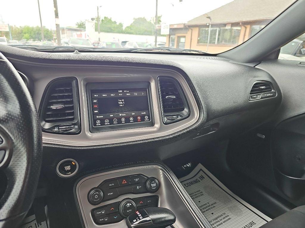 Dodge Challenger SXT RWD 2023