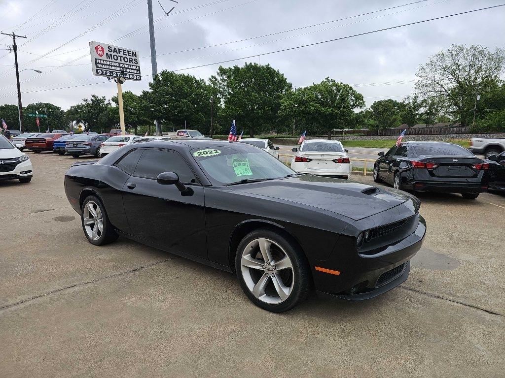 2022 Dodge Challenger SXT RWD