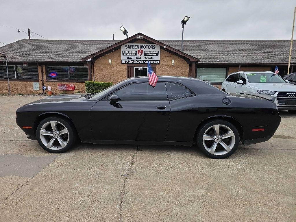Dodge Challenger SXT RWD 2022