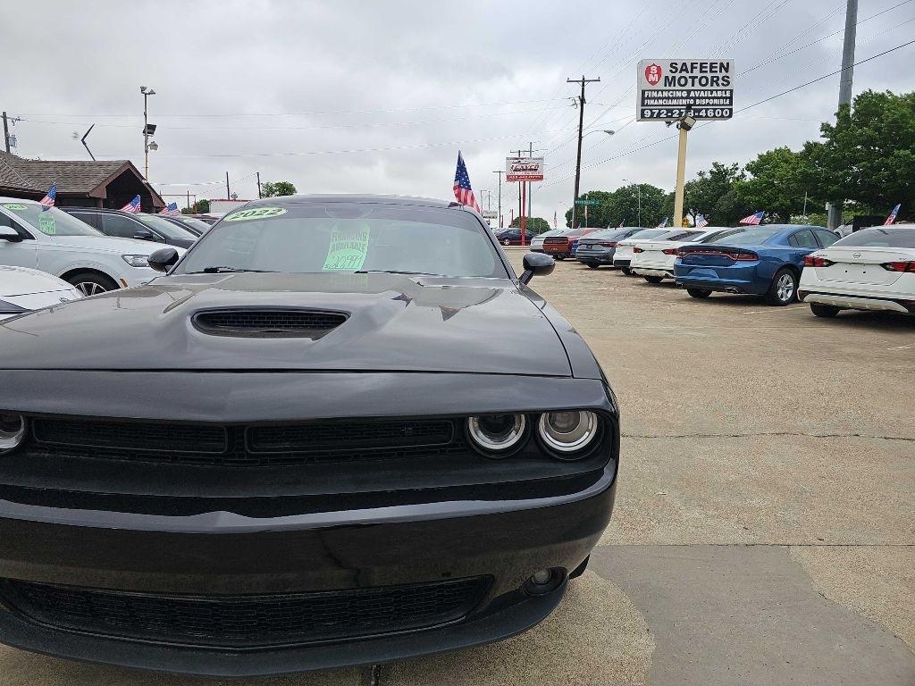 Dodge Challenger SXT RWD 2022