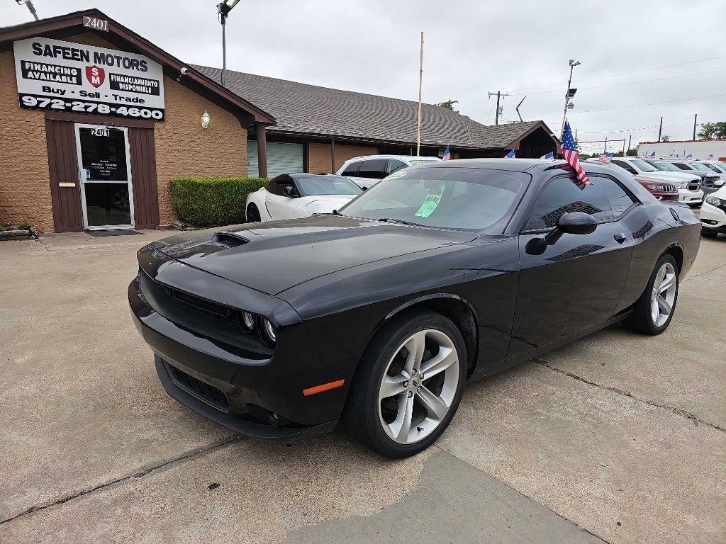 Dodge Challenger SXT RWD 2022