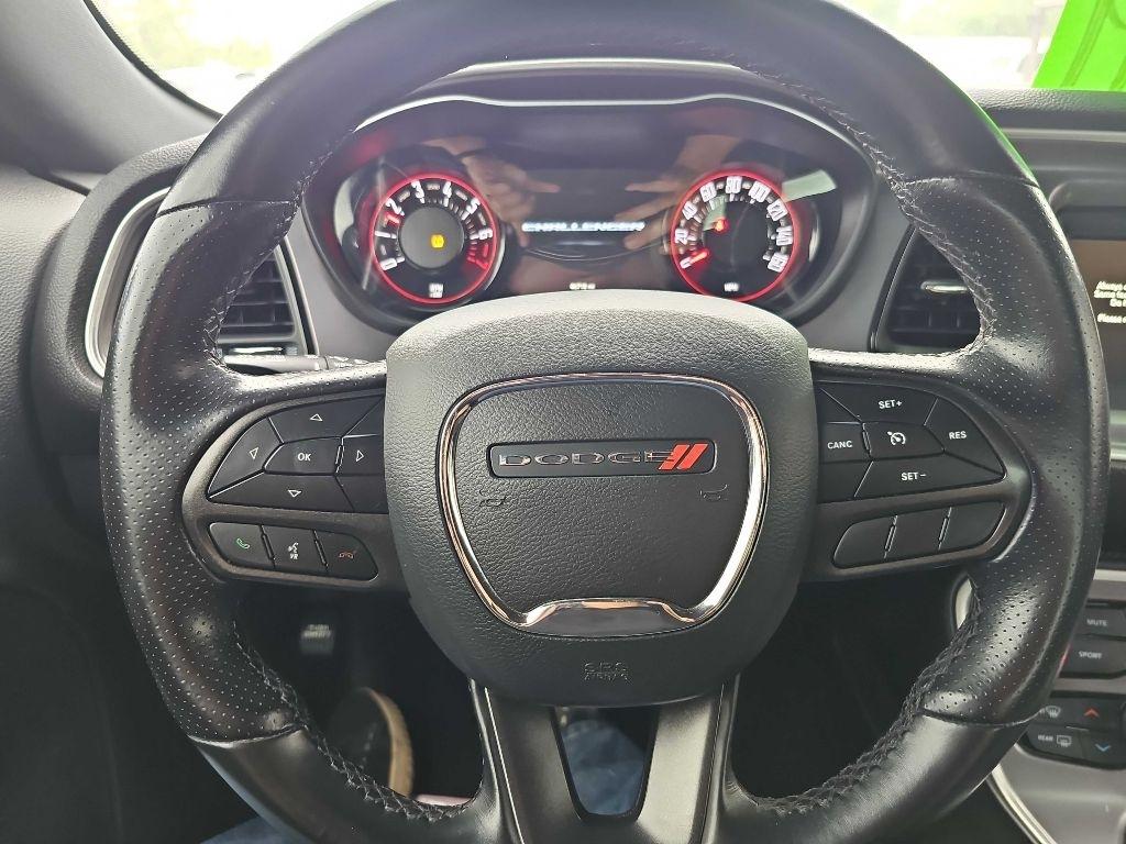 Dodge Challenger SXT RWD 2022