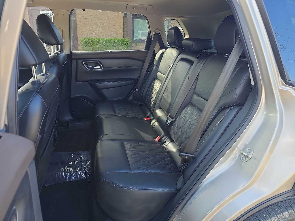 Nissan Rogue FWD Platinum *Ltd Avail* 2023