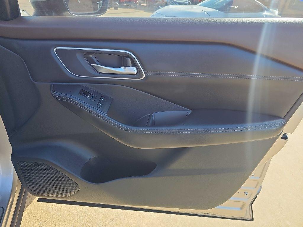 Nissan Rogue FWD Platinum *Ltd Avail* 2023