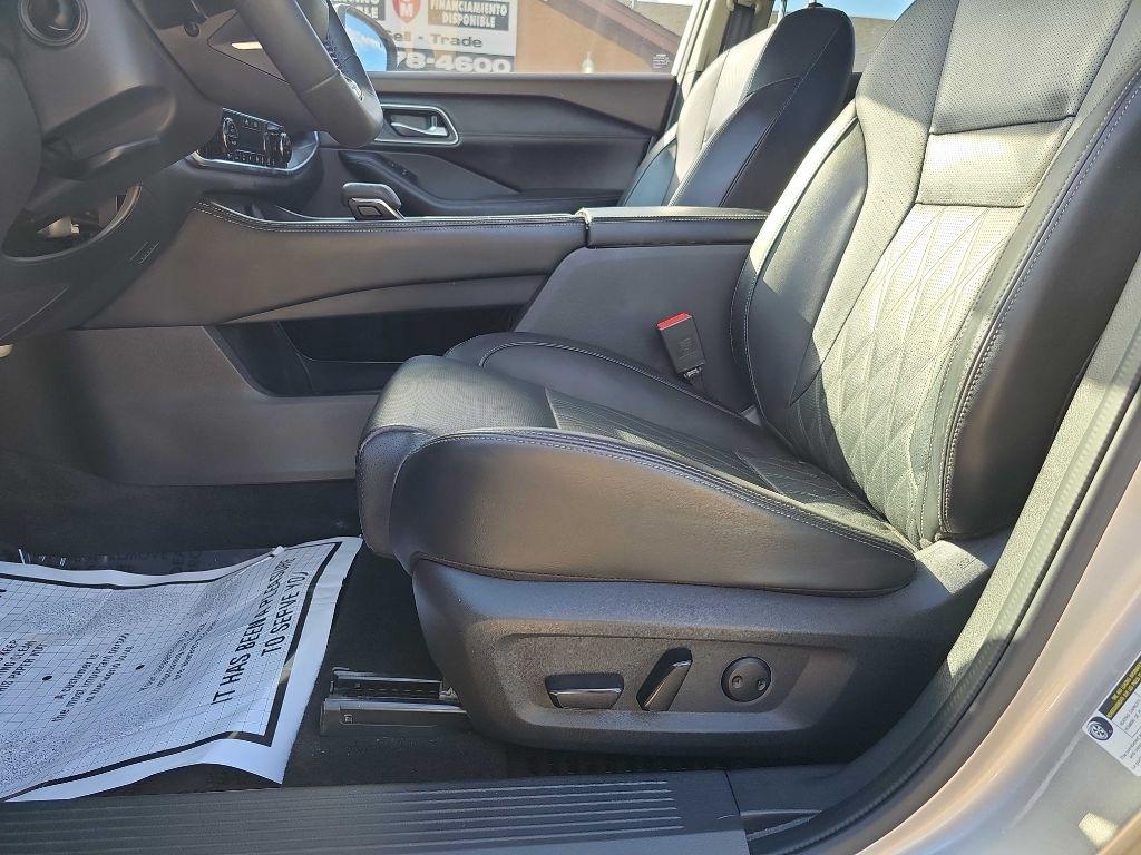 Nissan Rogue FWD Platinum *Ltd Avail* 2023