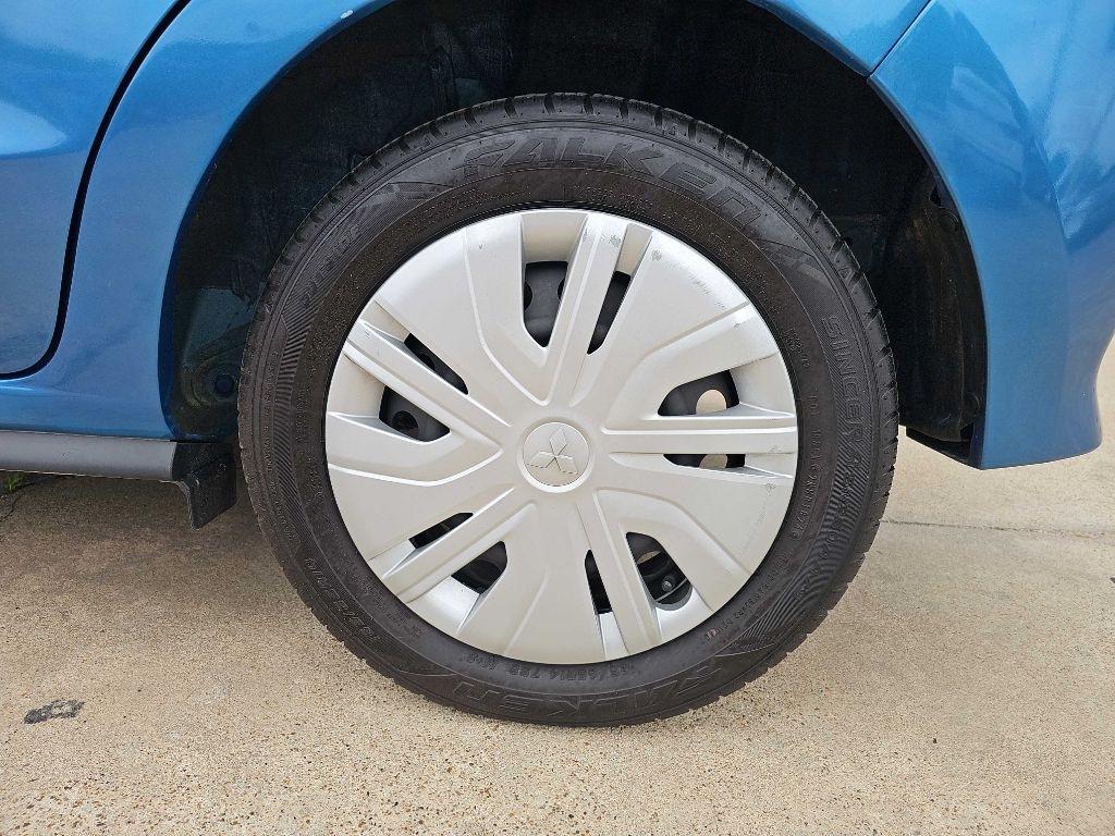 Mitsubishi Mirage ES CVT 2024