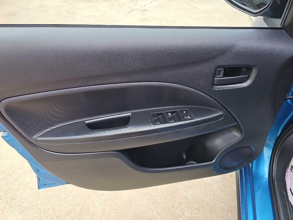 Mitsubishi Mirage ES CVT 2024