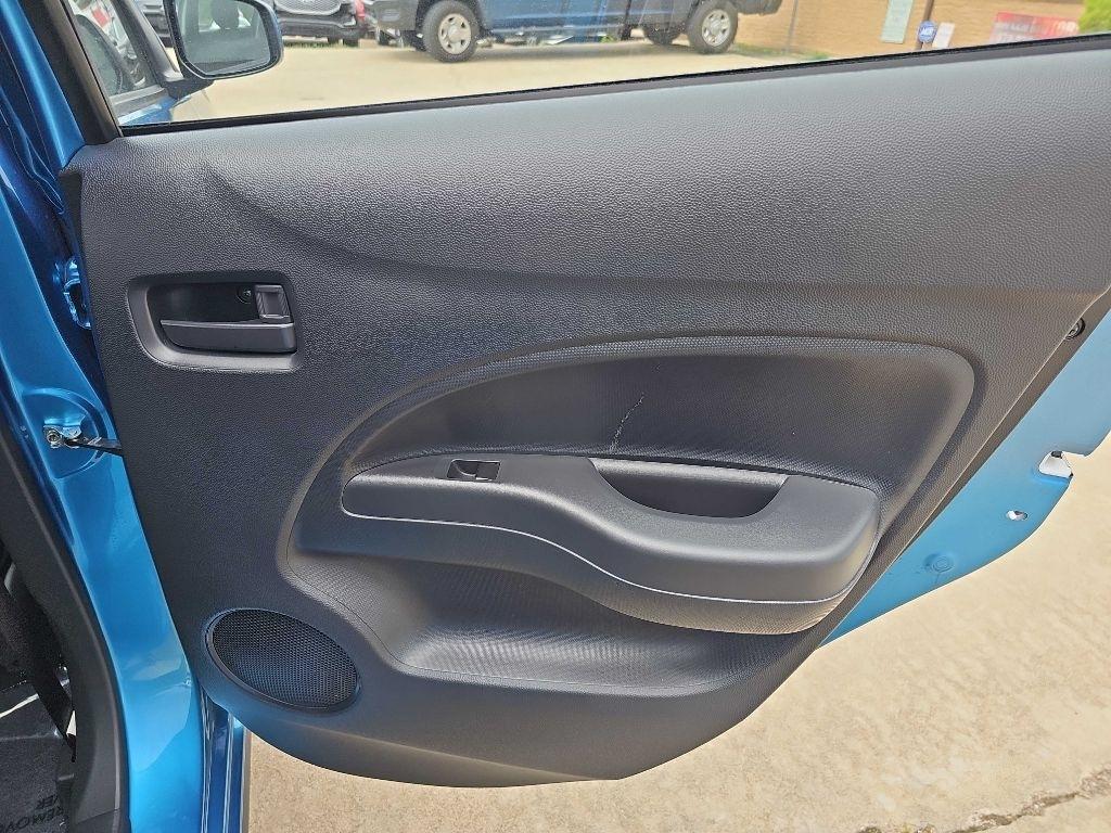 Mitsubishi Mirage ES CVT 2024