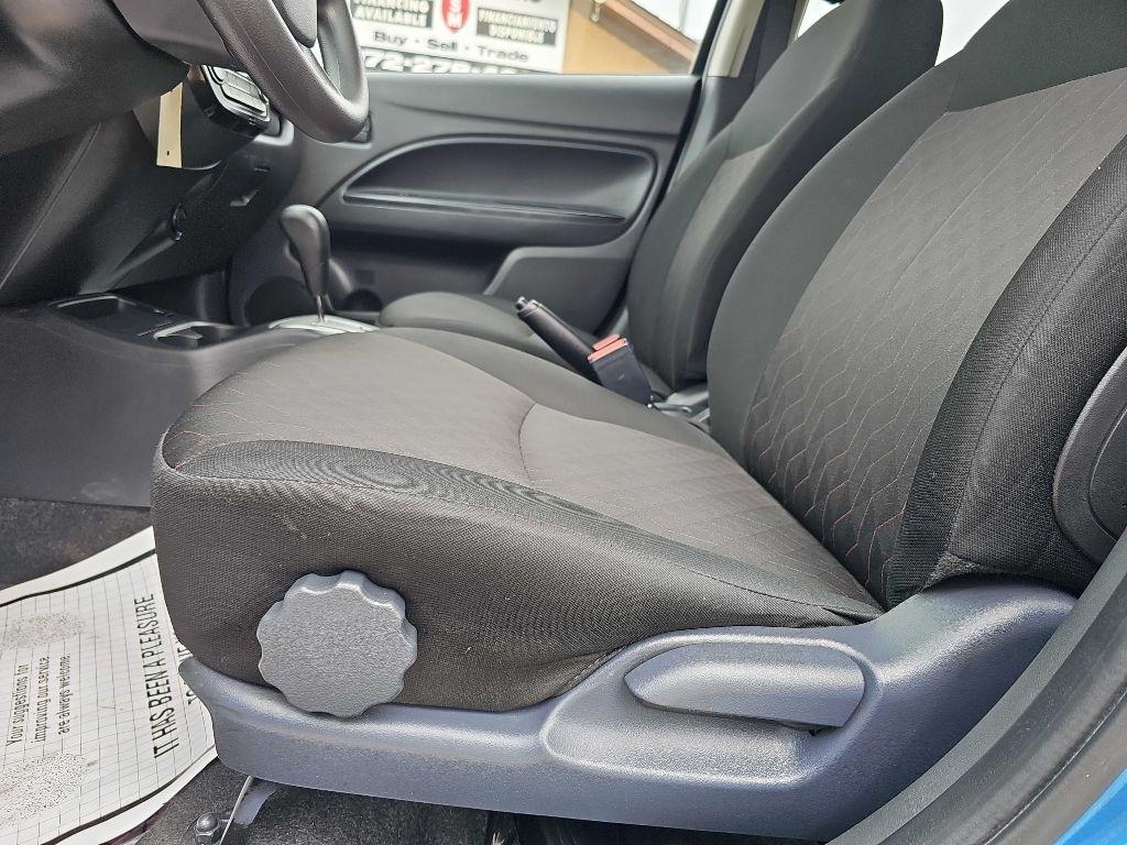 Mitsubishi Mirage ES CVT 2024