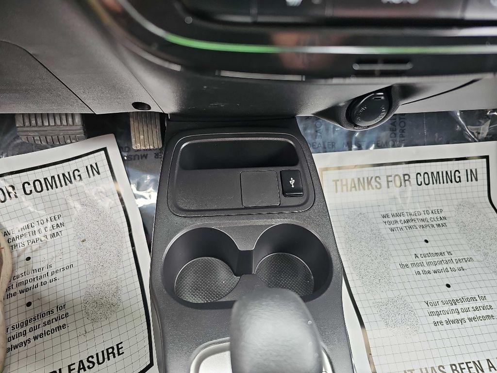 Mitsubishi Mirage ES CVT 2024