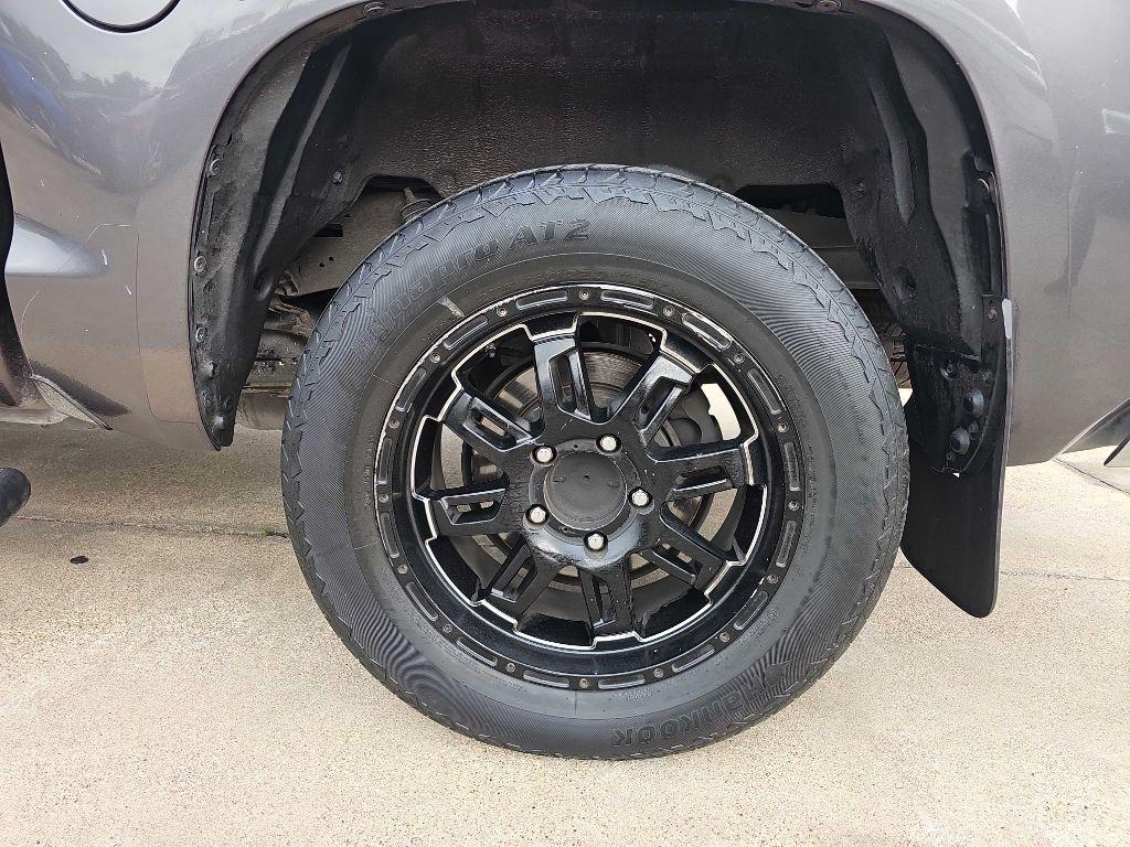 Toyota Tundra 2WD Truck CrewMax 5.7L V8 6-Spd AT LTD (Natl) 2015