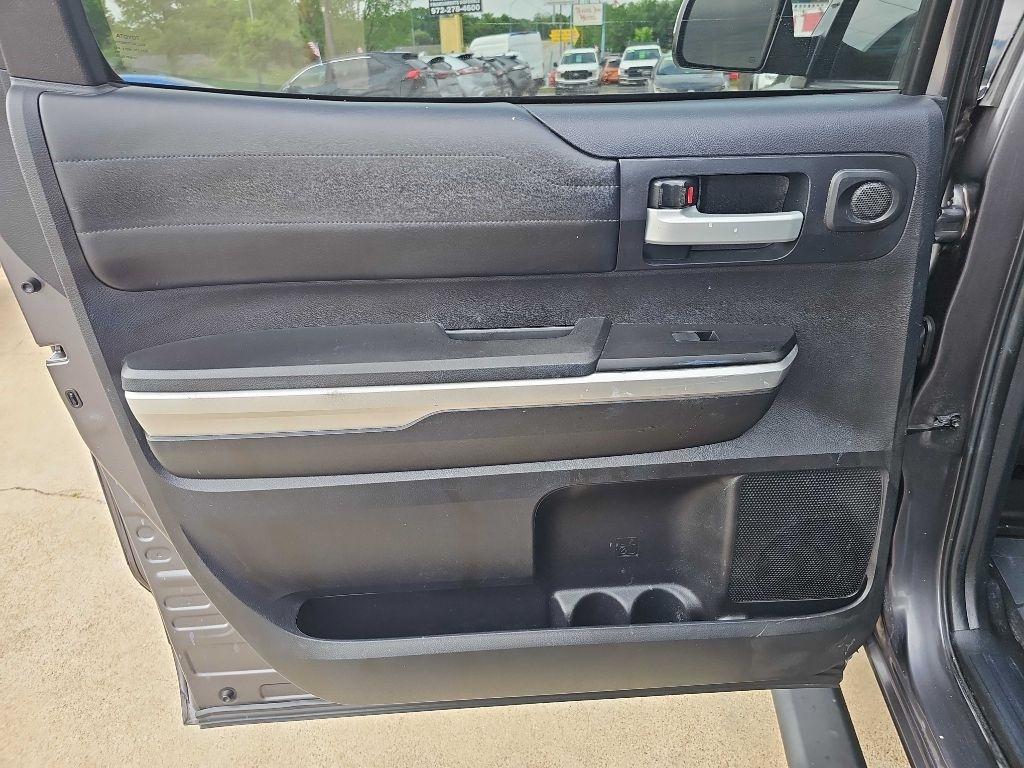 Toyota Tundra 2WD Truck CrewMax 5.7L V8 6-Spd AT LTD (Natl) 2015