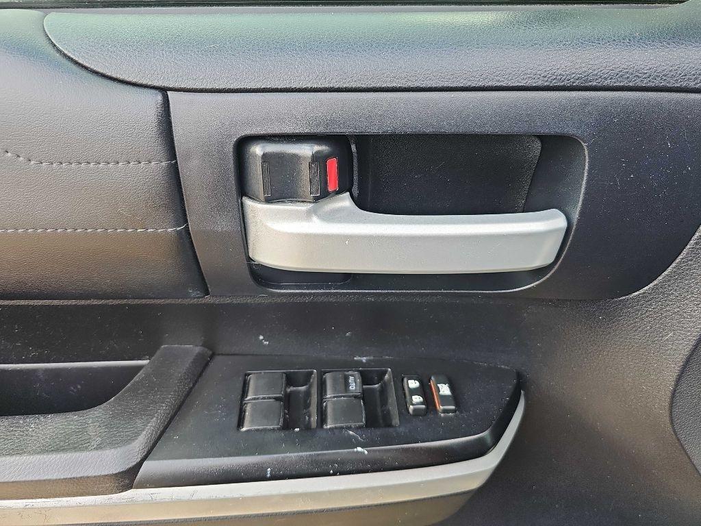 Toyota Tundra 2WD Truck CrewMax 5.7L V8 6-Spd AT LTD (Natl) 2015