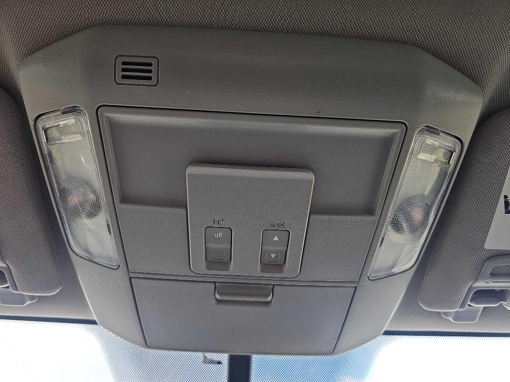 Toyota Tundra 2WD Truck CrewMax 5.7L V8 6-Spd AT LTD (Natl) 2015