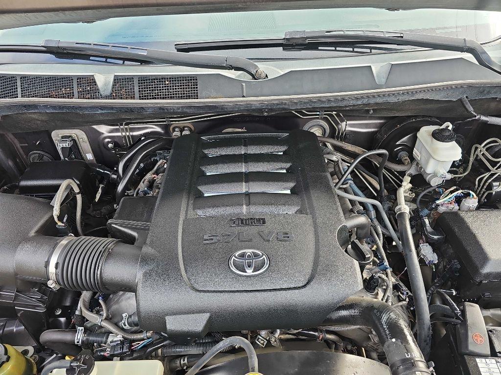 Toyota Tundra 2WD Truck CrewMax 5.7L V8 6-Spd AT LTD (Natl) 2015