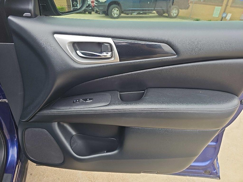 Nissan Pathfinder FWD SV 2020