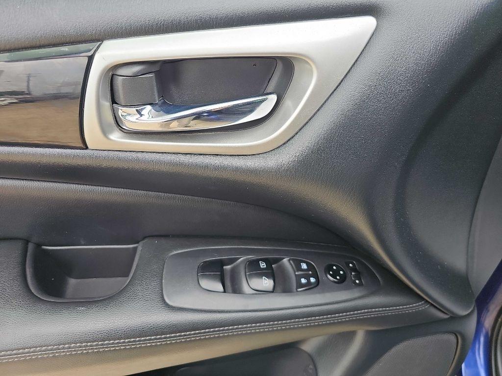 Nissan Pathfinder FWD SV 2020