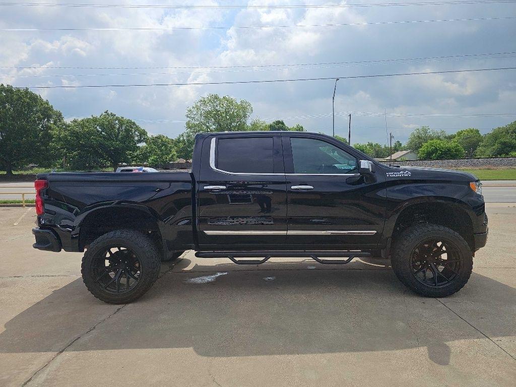Chevrolet Silverado 1500 4WD Crew Cab 147" High Country 2022