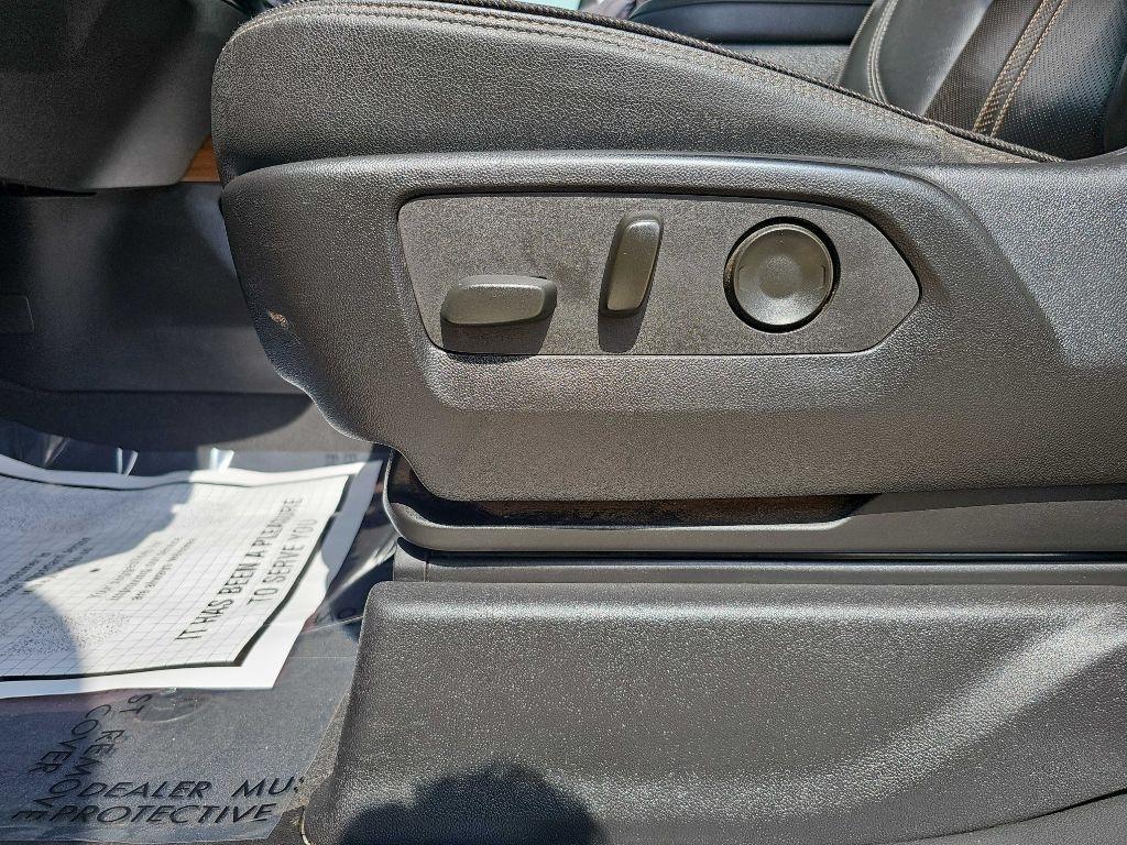 Chevrolet Silverado 1500 4WD Crew Cab 147" High Country 2022