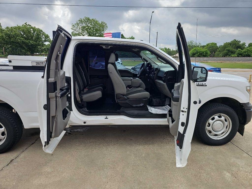 Ford F-150 Lariat 2WD SuperCab 8' Box 2018
