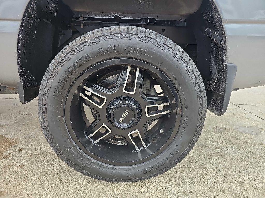 Nissan Titan XD 4x4 Gas Crew Cab SV 2018